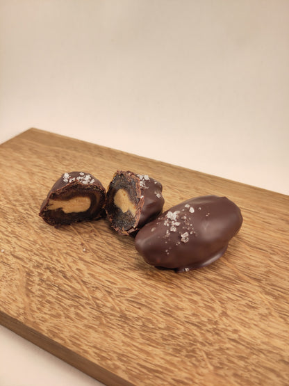 Nutty chocolate-date splendor: A sensual taste experience